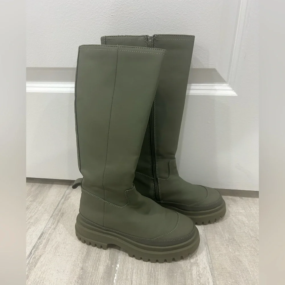 NWOT Zara Girls Olive Green All Weather Boots